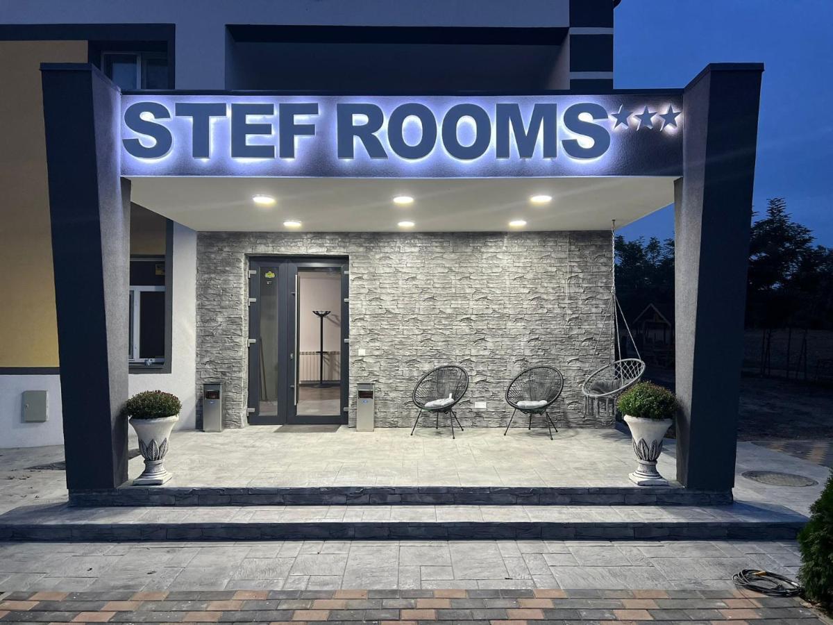 Stef Rooms Tirgu Frumos Buitenkant foto