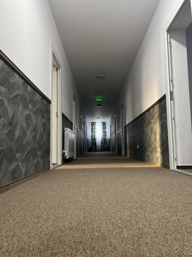 Stef Rooms Tirgu Frumos Buitenkant foto