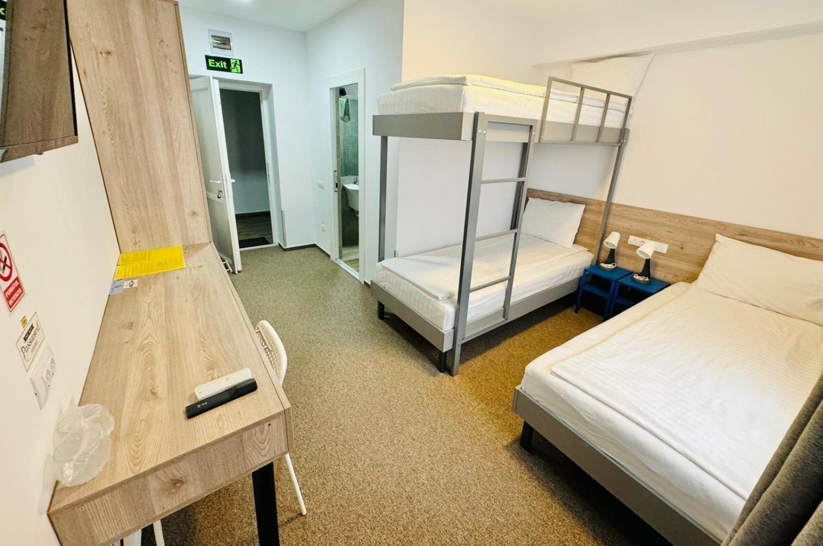 Stef Rooms Tirgu Frumos Buitenkant foto